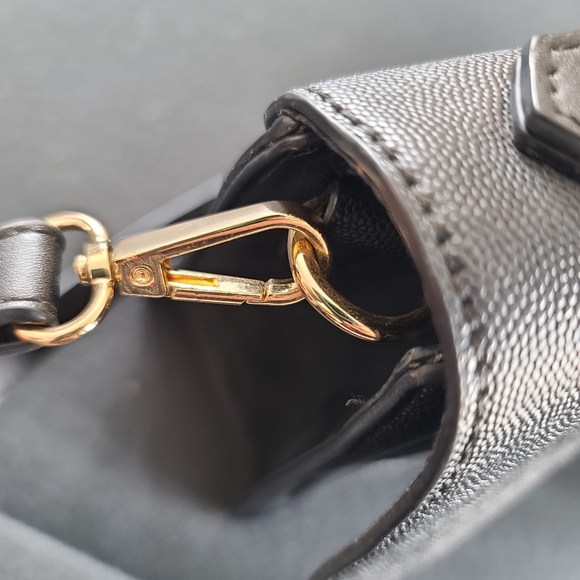 As New! Black Aldo Bag. Gold Hardware - Picture 10 of 16